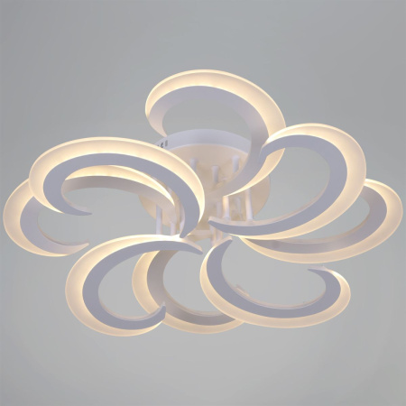 Потолочная люстра Reluce 05090-0.3-4+4 WH