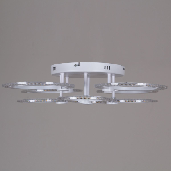 Потолочная люстра Reluce 68090-0.3-4+4 WH