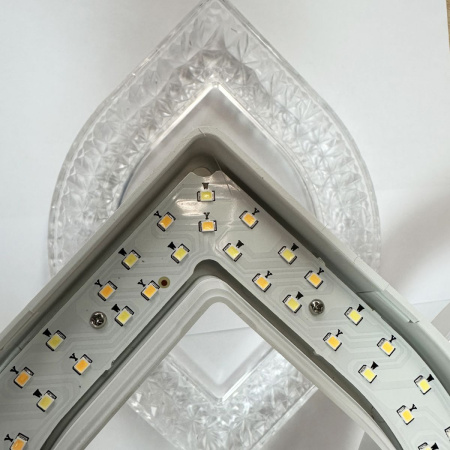 Потолочная люстра Reluce 28120-0.3-4+4C WH