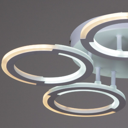 Потолочная люстра Reluce 09820-3.3-05 WH