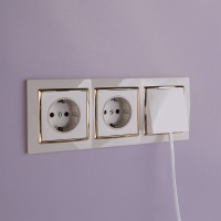 Рамка Snabb на 3 поста слоновая кость/золотоWL03-Frame-03-ivory-GD Werkel