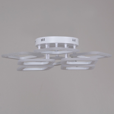 Потолочная люстра Reluce 05104-0.3-4+4 WH