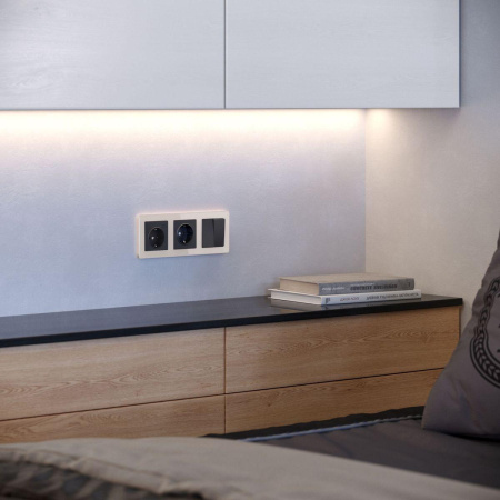 Рамка на 3 поста Acrylic айвори W0032743 Werkel