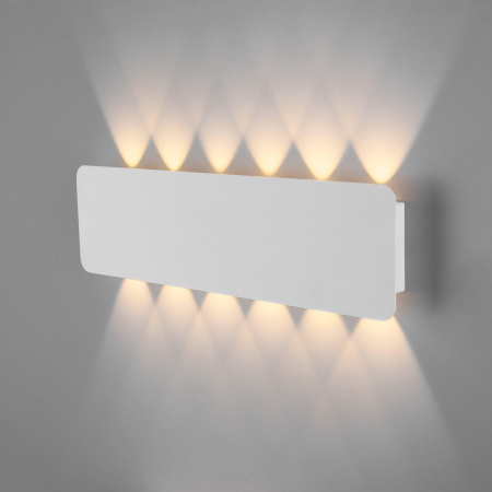 Настенный светодиодный светильник Elektrostandard Angle 40139/1 Led