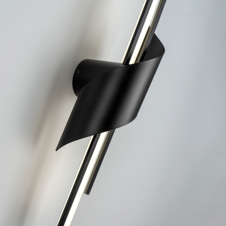 Настенный светильник Modelux ML.655.850 BK