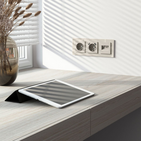 Розетка с/з со шторками Werkel W1271104 4690389211973 a069463