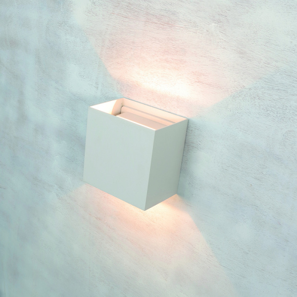 Настенный уличный светильник Mantra Davos XL 7652