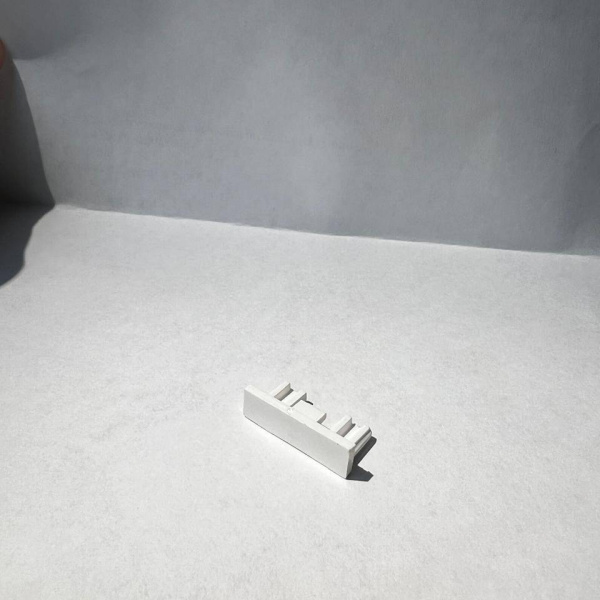 Заглушка торцевая для ультратонкого магнитного шинопровода Iledex Technical VISION END CAP 4825-BK