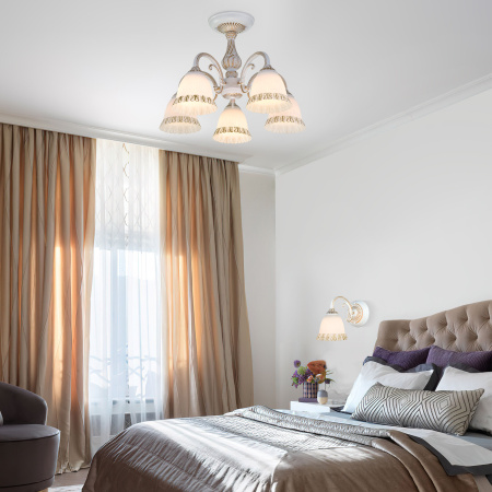 Потолочная люстра Eurosvet Campina 60107/5 белый с золотом