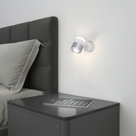 Настенный светодиодный светильник Eurosvet 20165/1 LED белый/серебро