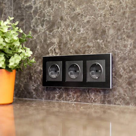 Рамка на 3 поста черный алюминий WL11-Frame-03 Werkel