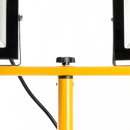 Светодиодный прожектор Feron LL502 на штативе 29567