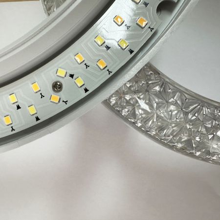 Потолочный светильник Reluce 67120-0.3-4+4C WH